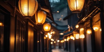 我在灯火阑珊处出自什么歌？